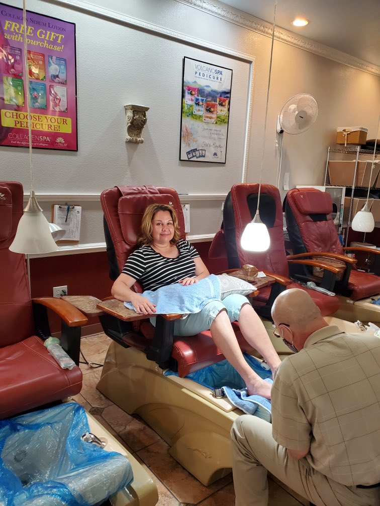 ginlund1's tweet photo. #bethkelearns. Doing something for myself!  I ❤️ pedicures! https://t.co/FsM1Gvu8mx