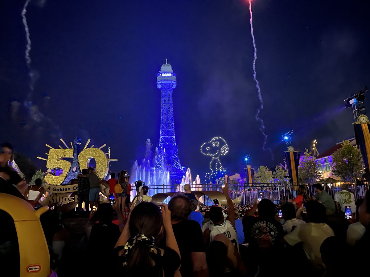 lepolt's tweet photo. This photo won’t do it justice, but the “Fun, Fireworks, and Fifty”fireworks and drone show at @KingsIslandPR is absolutely worth watching if you haven’t done so already. #KI50 @chadshowalter @coasterradio @DonHelbig @screamscape https://t.co/nhomQThUz5