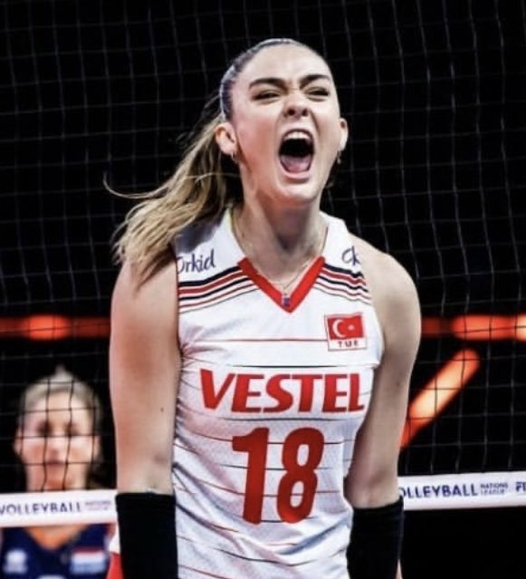voleybolplus's tweet photo. 🥇🥇🥈CEV Şampiyonlar Ligi
🥇🥇🥉 Dünya Kulüpler Şampiyonluğu
🥇🥇🥇🥇 Sultanlar Ligi
🥇 U23 Dünya Şampiyonası
🥈🥉Avrupa Şampiyonası
🥈🥉 Milletler Ligi
🎖 2022 Sultanlar Ligi MVP
🎖🎖Dünya Kulüpler Şampiyonası En İyi Orta Oyuncu ve dahası…
Zehra Güneş 23 yaşında. 🎂 https://t.co/ZH3P2FcrVV