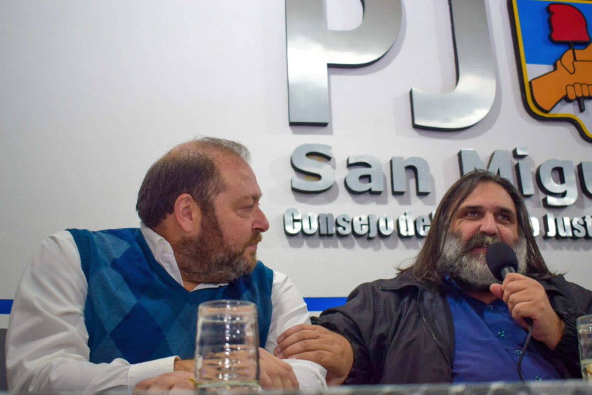 juanjo_castro's tweet image. #Hoy ante un @PJSMiguel colmado de cras y cros de org gremiales, sindicales y docentes, realizamos una conferencia de prensa para poner en conocimiento que la cra @CachaRodriguez asumió como concejal del @FrenteDeTodos y se integra al bloque que preside mi amigo @Srefidanza ➡️