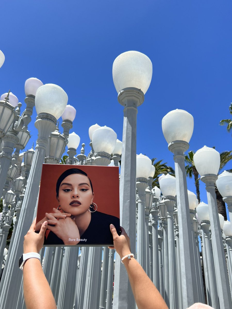 rarebeauty's tweet image. Our third stop! Starstruck by the lights. Ready, Set, Go… #usekindwords!