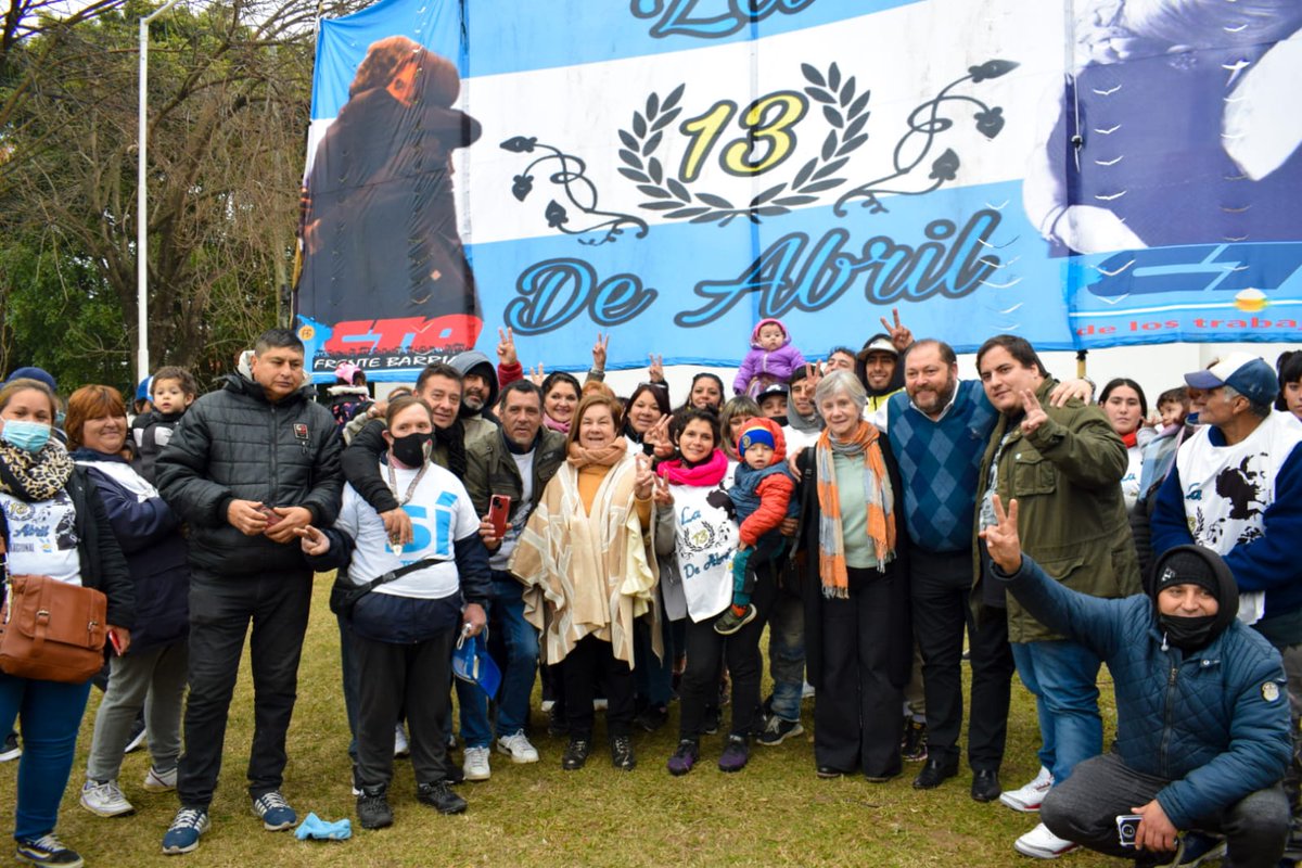 juanjo_castro's tweet image. Nos acompañaron el secretario general de SUTEBA @RobiBaradel, la Senadora @MariaReigada1, el presidente del PJ de Guamini #PabloSantucho y concejales de la primera y tercera sección electoral del Movimiento Mayo.➡️