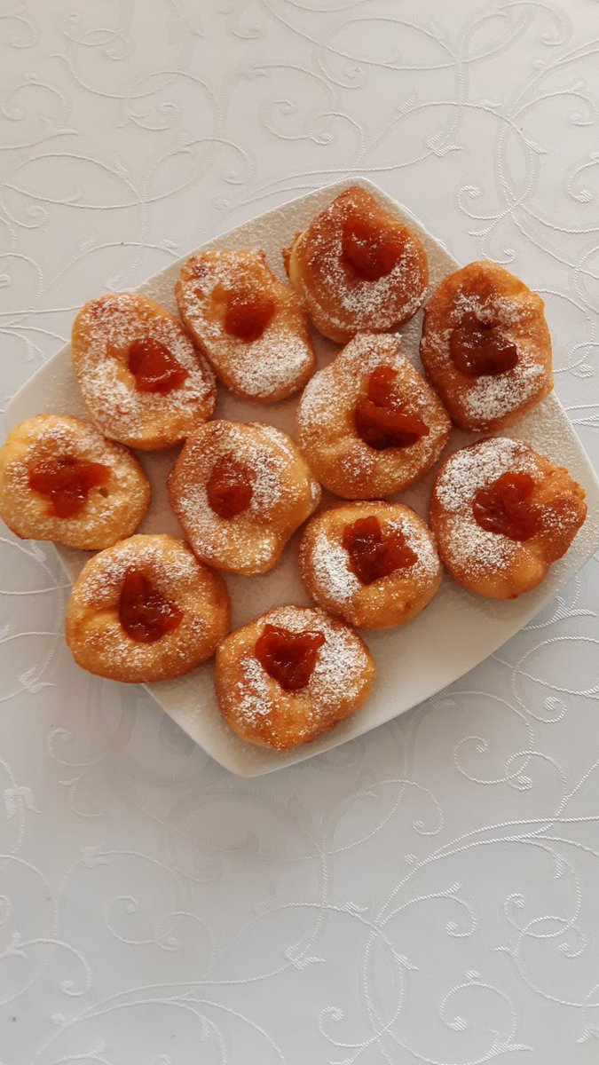 popradtatry's tweet photo. @ZacksJerryRig @soundcoreaudio Home made "Šišky" something like donut's https://t.co/sJiFWQpsnZ