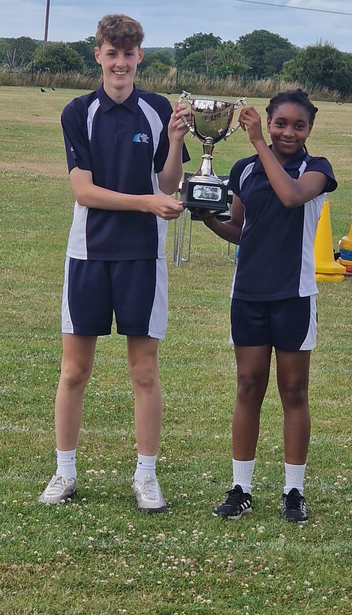 EastbergholtPE's tweet photo. What a wonderful way to honour Matt Jack at his inaugural Matt Jack relays event at EBHS. What a pleasure to host @PeClaydon  @ColchesterAcad and Matt's family to present the trophy. Well done to all the runners in what was a great team event. 🏃‍♀️🏃🏃‍♀️🏃 https://t.co/a9wNUwsAGZ