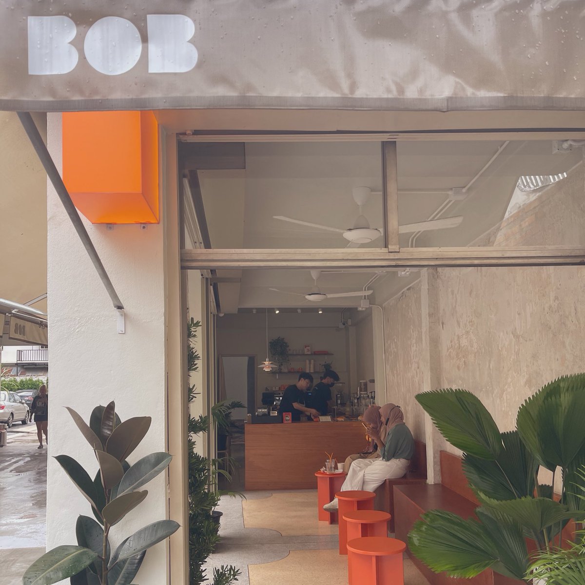 10000cal1's tweet photo. 📌Bob cafe สันติธรรม
😋 คาเฟ่สุดฮิปใหม่ล่าสุด เห็นเหมือนเล็กๆ แต่มุมถ่ายรูปด้านในเยอะมาก มีหลายโซนอีกหลายตึก ตกแต่งแบบเรโทร น่ารักไม่ไหว มากับเครื่องดื่ม ทั้งกาแฟและเบเกอรี่ ราคาน่ารักด้วยน่ะ ที่จอดรถเยอะด้วย แนะนำเลย #เชียงใหม่กินอะไรดี #รีวิวเชียงใหม่ #คาเฟ่เชียงใหม่ https://t.co/WFRQwLtLiK
