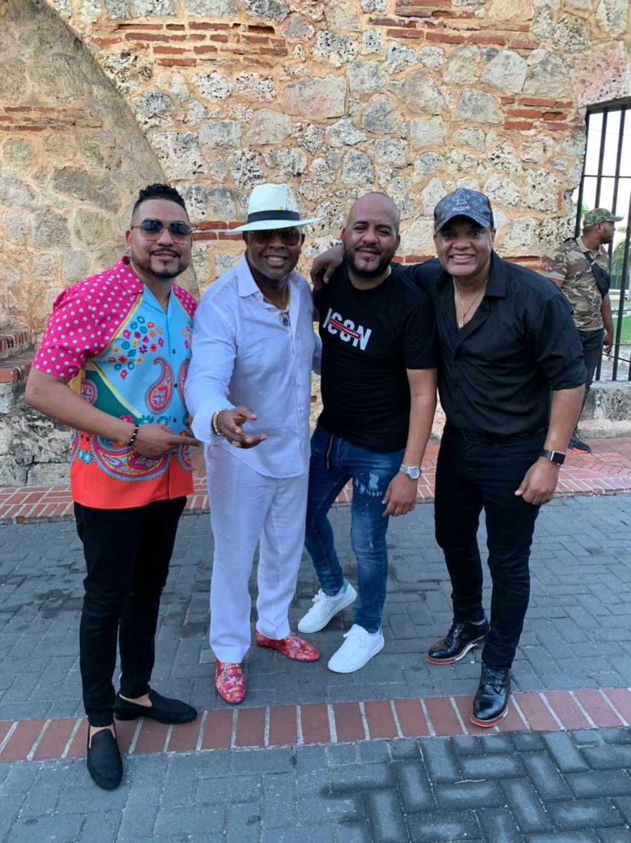 Se gozo en la grabación del Video Clic del Merengue "Lloraras" con todos los Salsero de Rd Producido por <a href="/MrHenryHomeboy/">Henry Jimenez</a> en @hastalatambora_ <a href="/kelvinsavi/">محسن عيسى</a> Sexapell <a href="/alexmatos/">Alex Matos</a> #Oyemeeee.