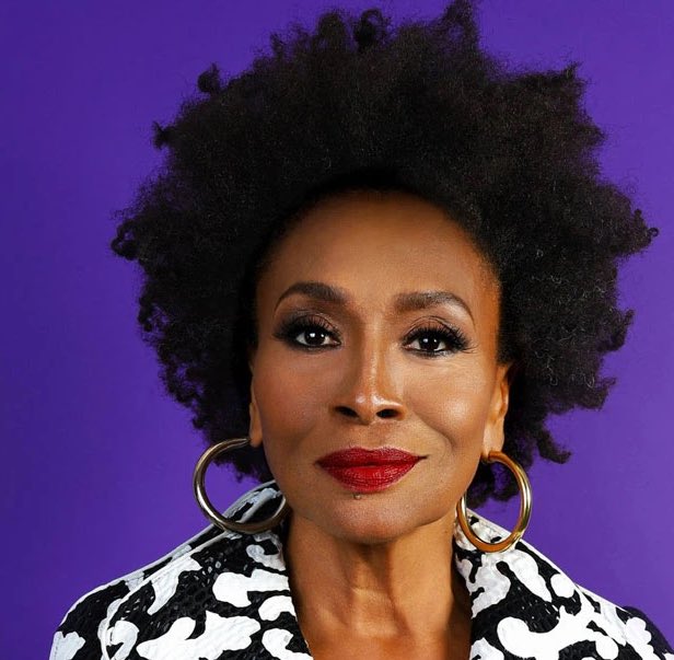 mefeater's tweet image. The iconic @JeniferLewis will receive a star on the Hollywood Walk of Fame on July 15 💕