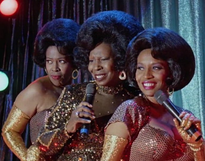 mefeater's tweet image. The iconic @JeniferLewis will receive a star on the Hollywood Walk of Fame on July 15 💕