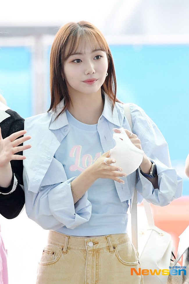 foryoungeun's tweet photo. eu fico besta com tamanha beleza. https://t.co/ZP4OvyjrCz