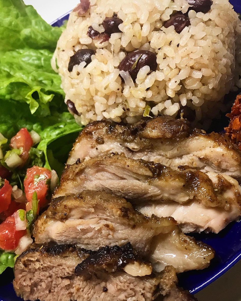 Kayaspicehouse's tweet photo. Kaya Spicy Chicken Leg🇯🇲
with Rice&amp;Peas✨
発酵とスパイスが奏でる旨味🙏
#kayaspicehouse
#jerkchicken
#jamaicanfood 
#spiceoflove
#spiceoflife
#jamaica
#spiceaddict
#spicerice
#fermentation 
#茨城県グルメ
#カヤスパ
#茨城県
#稲敷郡
#河内町 https://t.co/FpP0RBEGXx