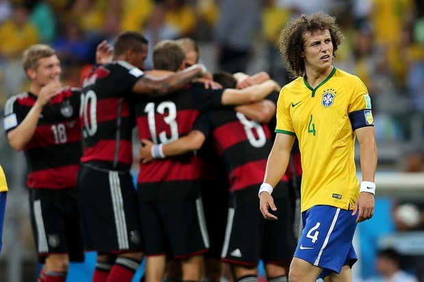 paposfut's tweet photo. 7 a 1 com David Luiz em campo

Mas dessa vez ele tá do lado preto e vermelho https://t.co/YwMWXdxjJC