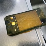 完成したカレーを撮ろうとしたら…iphoneが華麗にダイブしてしまう!