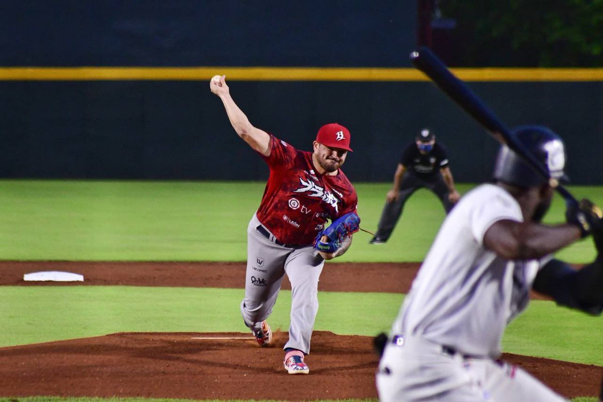 ⚫️5️⃣🔻Lo que está lanzando <a href="/GonzalesBradley/">Gonzo_</a> esta noche 🔥!

⚾️Solo ha permitido tres imparables en toda la noche. No está ganando el juego, pero ha sido una gran salida 👏🏻.

0️⃣Bravos
2️⃣Tigres

#VamosBravos🦁