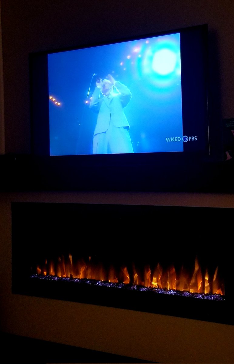 Sometimes a #Bowie on PBS special is a mood.