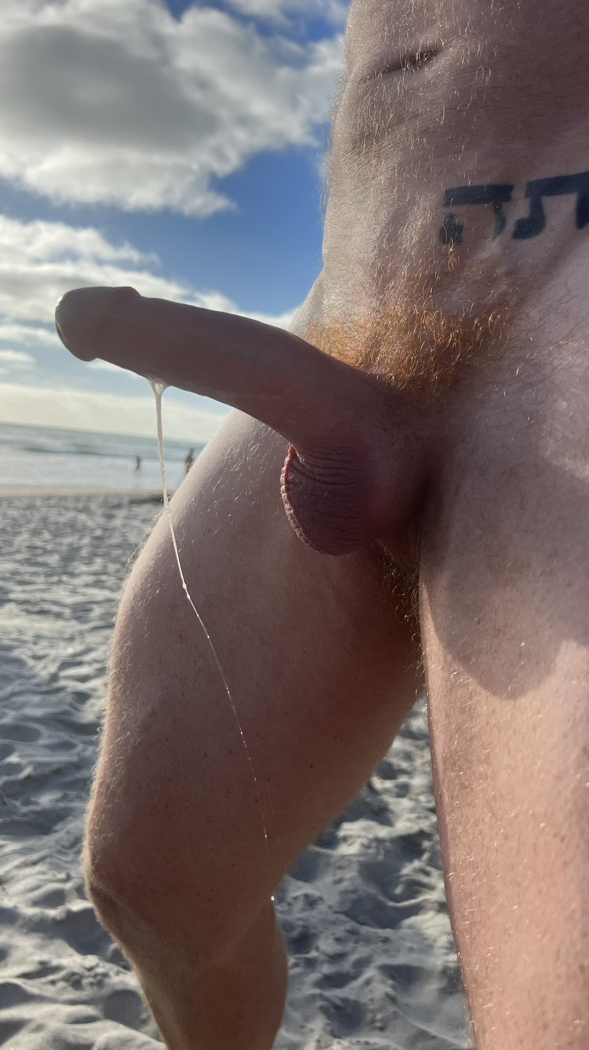 Beach, sun, and @SirSwitch17’s mouth ☀️🏖👅 https://t.co/wVD9GoyahV