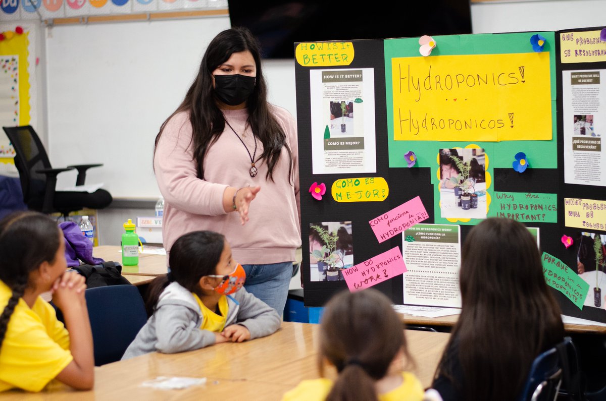biojamcamp's tweet photo. On day 12 of #biojamcamp, teens taught a Kratky hydroponics workshop for #migrant elementary and middle school students. Kids got to take home their own hydroponics set-up with a live plant! 🌱 https://t.co/mAA1zdSjpH