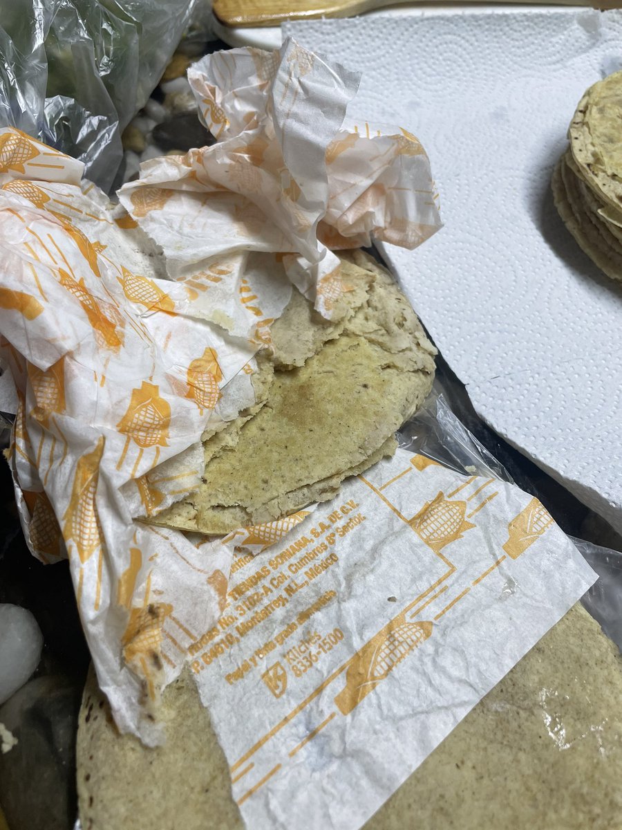 taniaabp's tweet photo. @TiendaSoriana más atención en tu servicio de tortillas, es una vergüenza y da mucho coraje que tuve que tirar medio paquete de tortillas porque ponen viejas tortillas en la hielera y las vuelven a calentar y todas se pegan  #tortilla #sorianaapesta #nocompres #nosevale @Profeco https://t.co/Hd3vIq1qWY