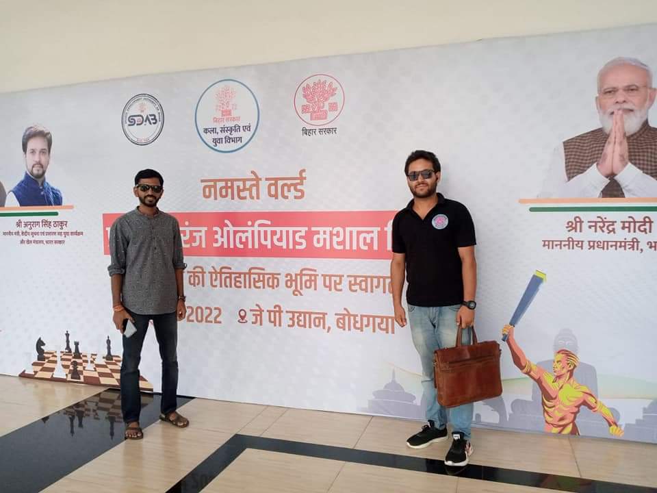 lalbinit's tweet photo. आज नालंदा कॉलेज एनएसएस इकाई ने इतिहास के पहले चेस ओलंपियाड टॉर्च रिले का नालंदा की धरती पर स्वागत किया। इस अवसर पर भारत के पहले चेस ग्रैंड मास्टर प्रवीण थिपसे,ग्रामीण विकास मंत्री श्रवण कुमार,बिहार चेस फेडरेशन के अध्यक्ष से भी मिलना हुआ। @dmnalanda @Vaibhava_ias @iaskumaranurag https://t.co/0pjHXwblhE