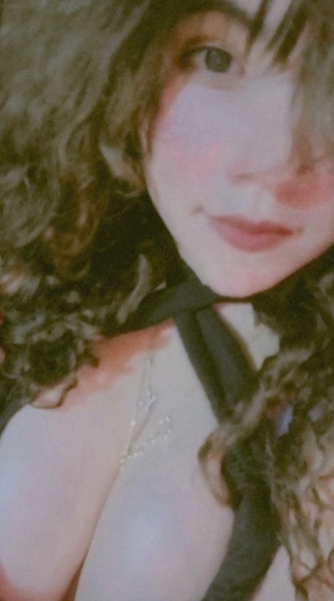 OrellanaDB's tweet photo. 🌻💜♥️💋 https://t.co/UjQ3vM8ZV2