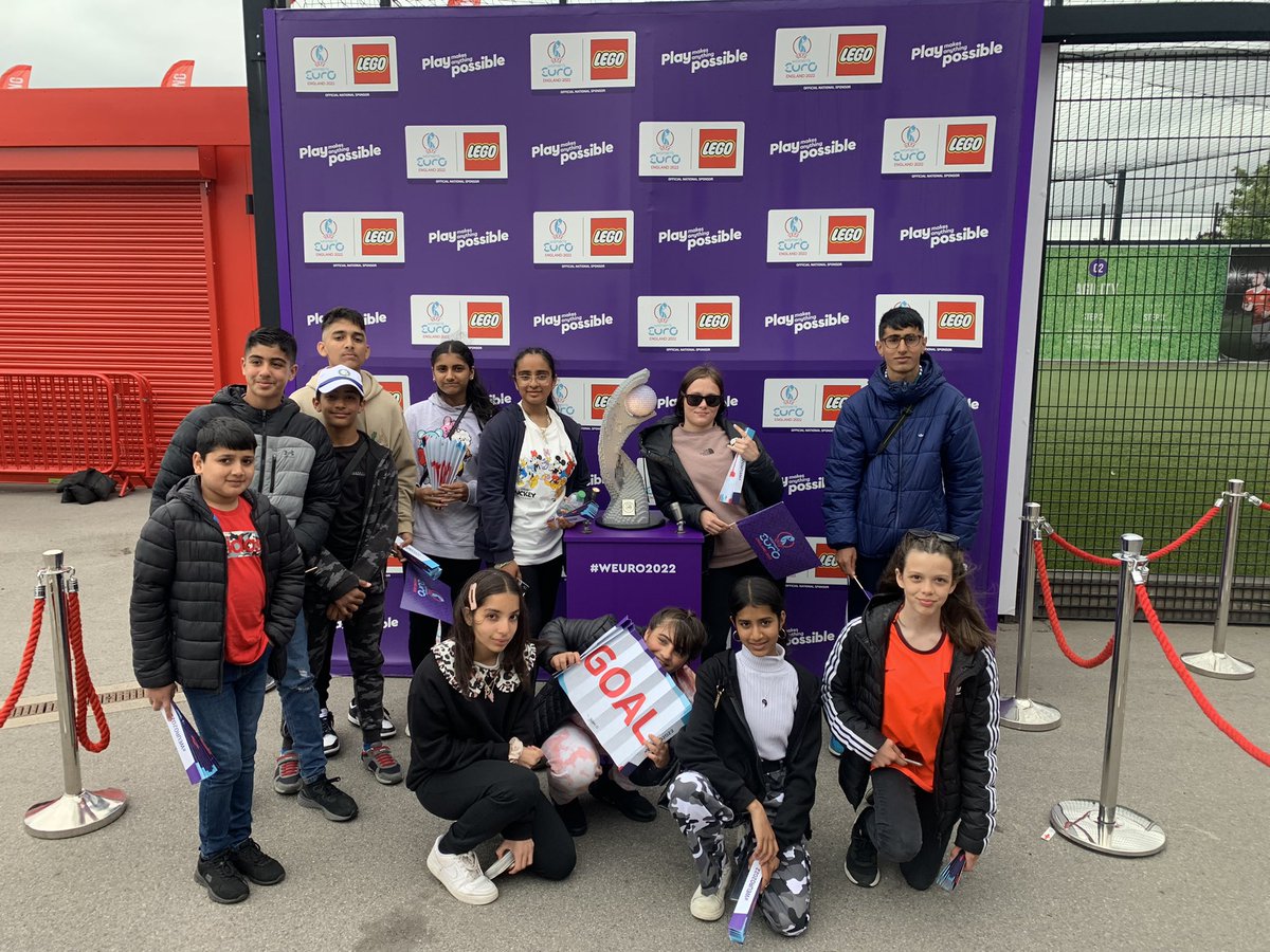 PVC_Sport's tweet image. What an experience! 

Tonight we went to Old Trafford to watch @englandlioness in the opening game of Euro ‘22.

15 students were chosen for their commitment to leadership activities with @pendlesgo 

A fantastic occasion and it was enjoyed by all! Plus, a win for England!🏴󠁧󠁢󠁥󠁮󠁧󠁿 ⚽️