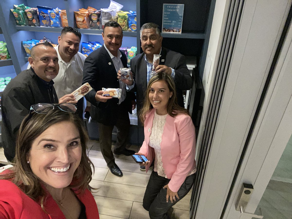 Scavenger #1: Ice Cream: Team: 2 Sonias &amp; 4 guys! #CALSAFamilia
#CALSASI2022 <a href="/CALSAfamilia/">CALSA</a> #scanvengerhunt #haagendazs chocolate dark chocolate 🍫 coffee almond toffee crunch #johnnypops chocolate fudge #klondike chocotaco