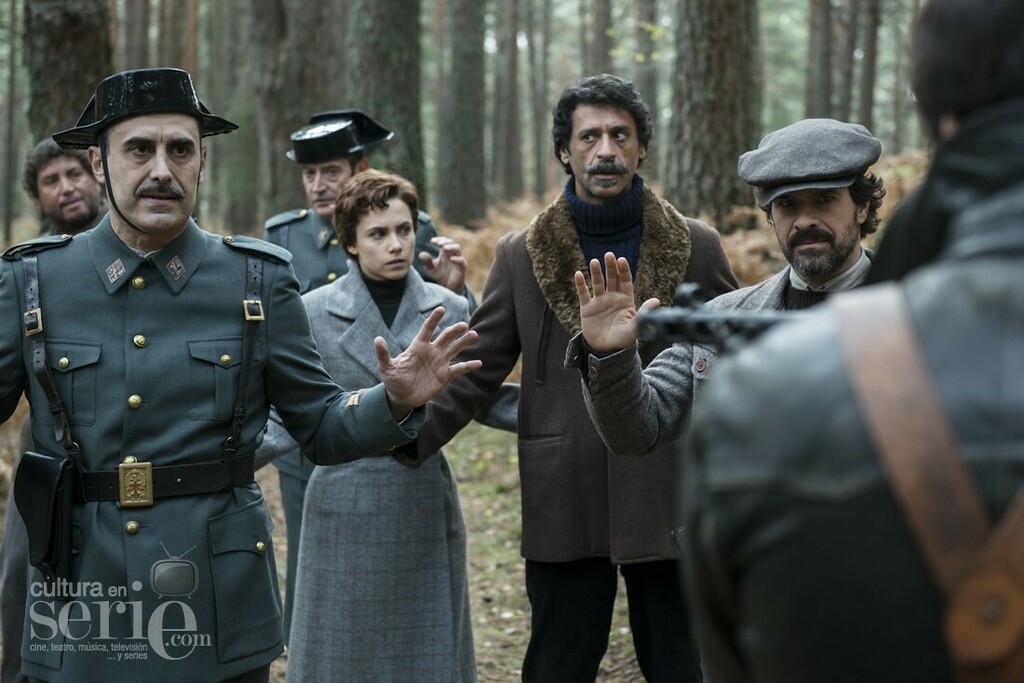 MinisterioTVE's tweet photo. ‘El Ministerio del Tiempo’, ‘La otra mirada’, ‘Estoy vivo’ y ‘Servir y proteger’ se verán en Perú a través de Movistar+ >> https://t.co/90p0XRiPFK https://t.co/gJ2GAYfipl