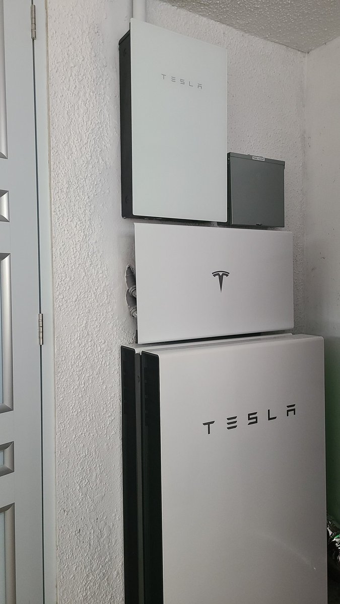 sangelnet's tweet photo. @Tesla my Sweet new set up https://t.co/x9446P3DHG