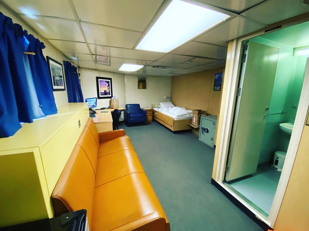 JulesDeep's tweet photo. After COvID test #4, we are now moving aboard the ship for #protatax — being Chief Scientist is stressful, but the cabin is niiiice
#protatax #deepsea #ocean #hydrothermalvents #axialseamount #cruise #womeninstem #explore https://t.co/MeukDYNU4U