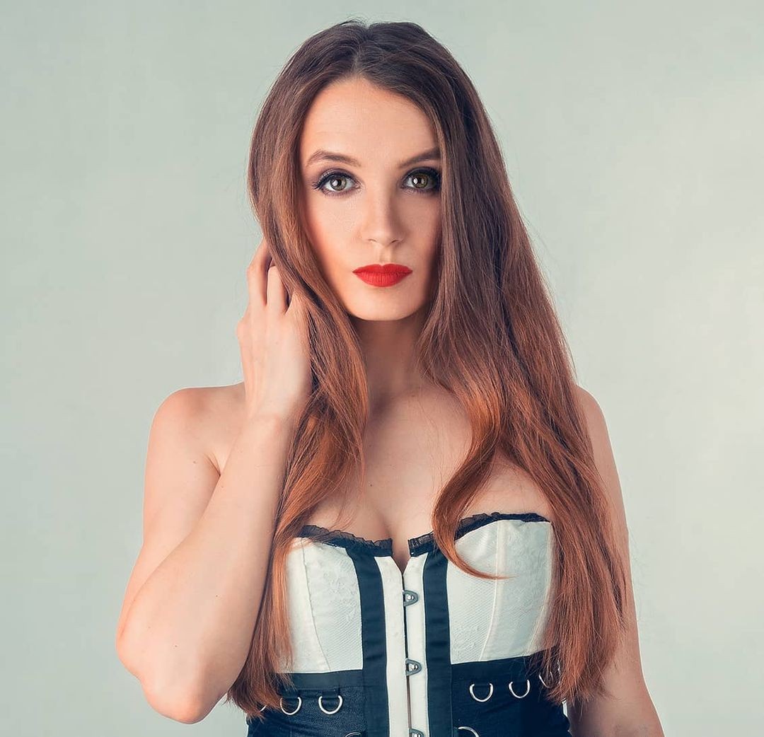 shadow__darker's tweet photo. #erikastreckova #symfobia https://t.co/COsvEDUqiG