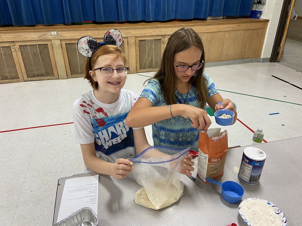 BAufdenk's tweet photo. North Platte Kids get experience making yeast bread, banana quick bread and unleavened bread. Kids love to work with their hands while learning. https://t.co/X0MZBqyXAR