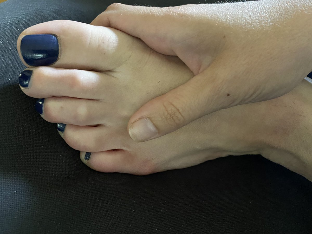 ReachForLexi's tweet photo. I could use a foot rub… with oil… #feet #findom #footworship #toes #goddess #foot #paypig  #sexyfeet #footfetishnation #finsub #sale #footslave  #feetfethish #feetpicsforsales #buyingfeetpics https://t.co/ExvprLIpvm