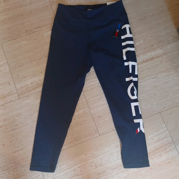 SandraGillett10's tweet photo. So good I had to share! Check out all the items I'm loving on @Poshmarkapp from @MahlandtDeana @grif51324591 #poshmark #fashion #style #shopmycloset #tommyhilfiger #valmarie #none: https://t.co/DRd7Pu0qcR https://t.co/PY7FVS2ZH9