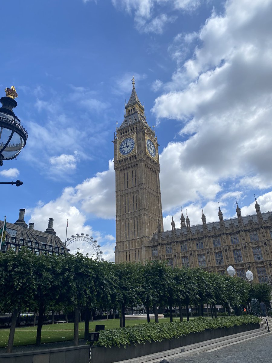 HandforthGrange's tweet photo. Year 6 have had a fabulous day today in London. Houses of Parliament this morning - what great timing! We had a great Q&amp;A session with Esther Mcvey. Imperial War Museum this afternoon and bowling and karaoke this evening. https://t.co/8x7abJ52dE