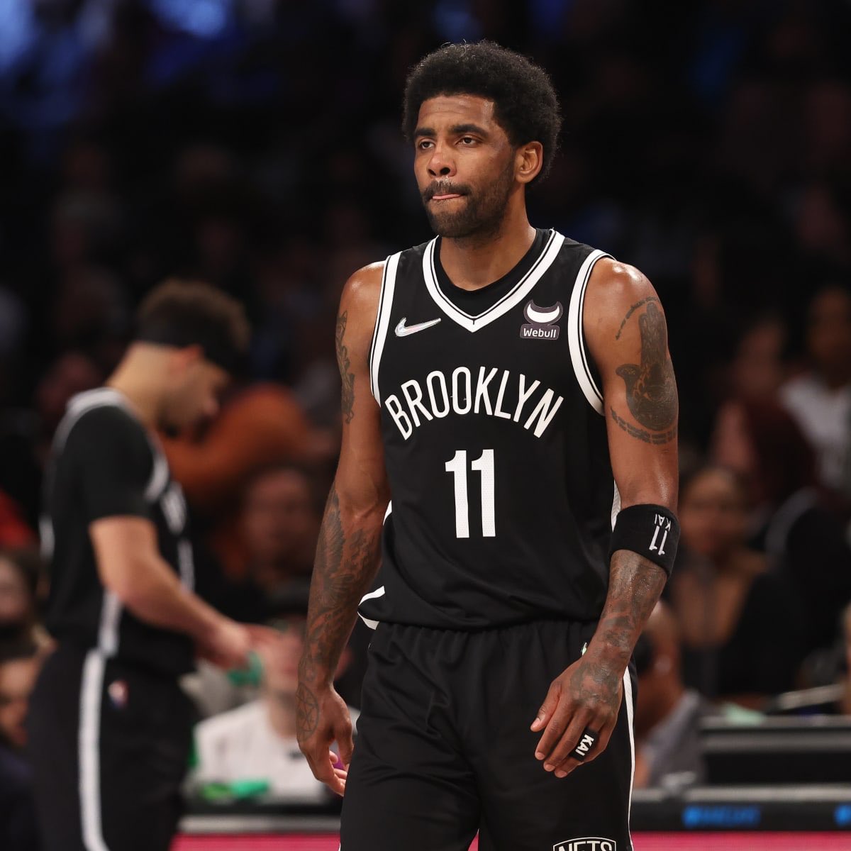 LegionHoops's tweet image. Dave McMenamin says on ESPN:

"The signal around the league is that Kyrie wants to go to LA, beyond next season, so any team that wants him knows he would be a rental.”

(via @mcten)