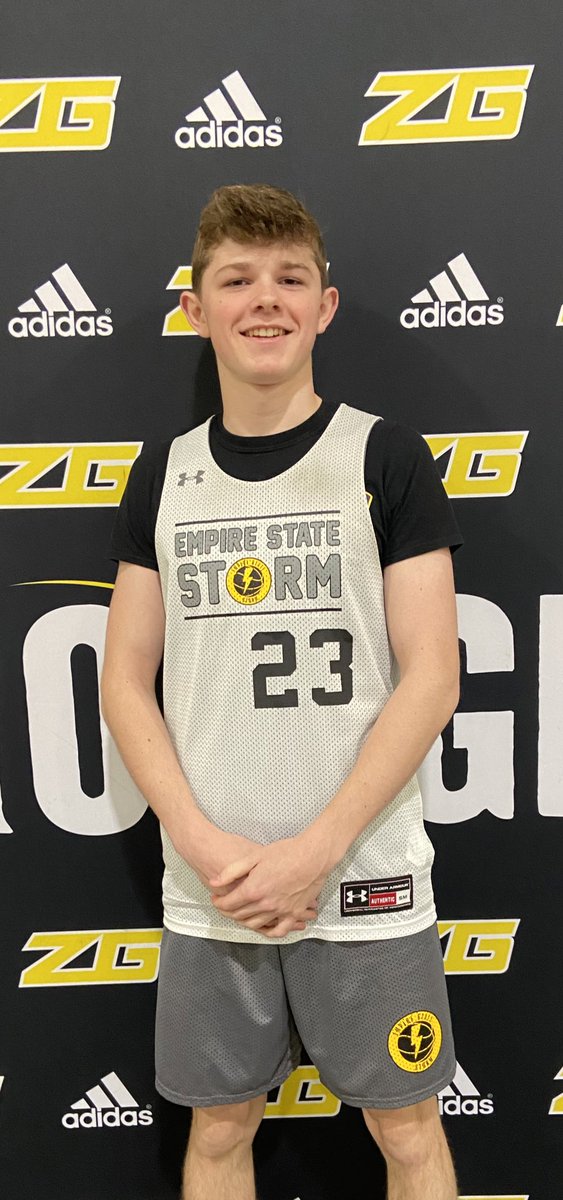 Empire_S8_Storm's tweet photo. At @TheHoopGroup AC Jam Fest John Ranaghan (‘23) @JRanaghan caught fire hitting 5 3’s finishing with 23 POINTS, 5 rebounds and 3 assists in a 66-58 win over 610 City. Buy stock now!📈

Next game is tomorrow at 2:00 on Court 17 https://t.co/EpMJwtFw3t
