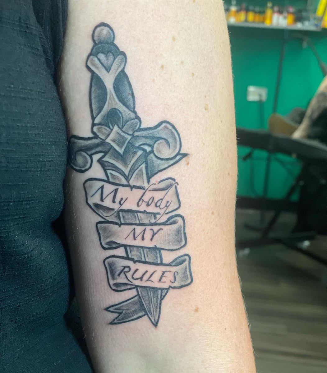 vialtattoos's tweet photo. Work from Yesterday and today
-
#queertattooer #tattooapprentice #blackandgrey https://t.co/JZPeUV1jgs