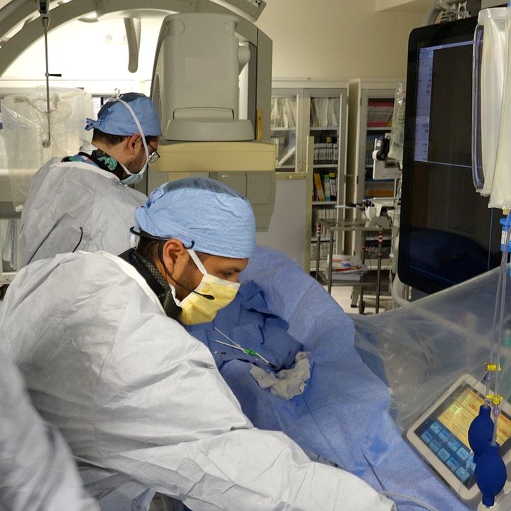 BaptistHealthJx's tweet photo. 1ST IN US: The 1st patient in the country has been treated in a new clinical trial evaluating the safety of a new stent-retriever intended for treatment of acute ischemic stroke to reduce disability by removing blood clots in patients w/ #stroke due to large vessel occlusion. https://t.co/g1SBp9d2Fb