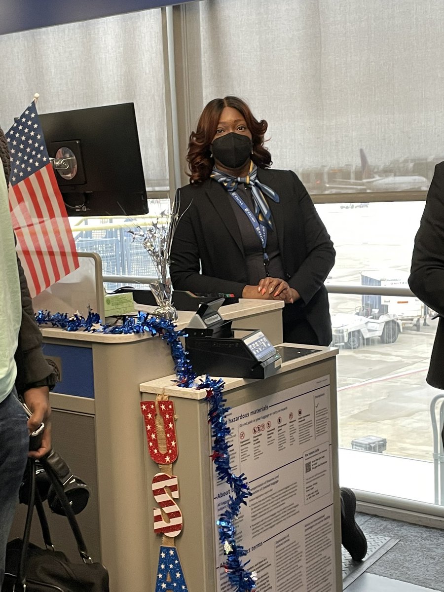 LStepanski23's tweet photo. United ❤️’s our Veterans!  ORD celebrating them on their way to the DAV wheelchair games in Tempe.  @weareunited @OmarIdris707 @pastamama13 @LindaHelto @nelli_jeanne @rickvual @amgabb @JMRoitman https://t.co/HaEACtWm8E