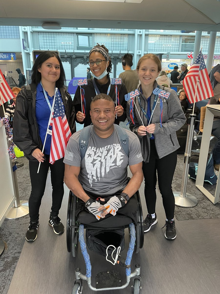 LStepanski23's tweet photo. United ❤️’s our Veterans!  ORD celebrating them on their way to the DAV wheelchair games in Tempe.  @weareunited @OmarIdris707 @pastamama13 @LindaHelto @nelli_jeanne @rickvual @amgabb @JMRoitman https://t.co/HaEACtWm8E