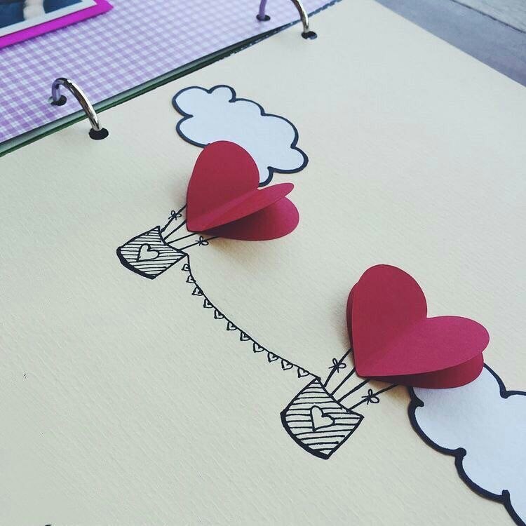 YOSSF___'s tweet image. قال يحيى بن معاذ رحمه الله :
القلوب كالقدور في الصدور تغلي بما فيها ، ومغارفها ألسنتها ، فانظر إلى الرجل حين يتكلم فإن لسانه يغترف لك ما في قلبه ، من بين حلوٍ وحامض وعذب وأجاج ، يخبرك عن طعم قلبه اغتراف لسانه.
#وليال_عشر
#أسعد_الله_أوقاتكم 🌹🌻🌹