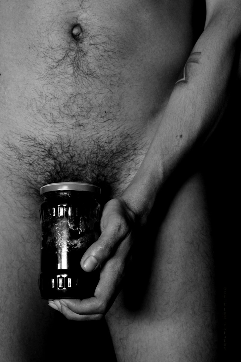 GociuPhotogaphy's tweet photo. De "L'origine du monde" jusqu'à "L'origine de la guerre" voilà "L'origine de la confiture"
🖤⛔
INSTA: @gociu_photography
.
.
.
#nudeart #nude #nudepalette #jar #blackandwhite #blackandwhitenude #nudemale #male #malemodel #barbado #masculin #hoscos #erotic #eros #implicite https://t.co/zoHYcqSfIj