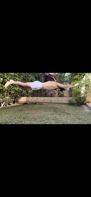 superman? https://t.co/AJZ1SWLLLI