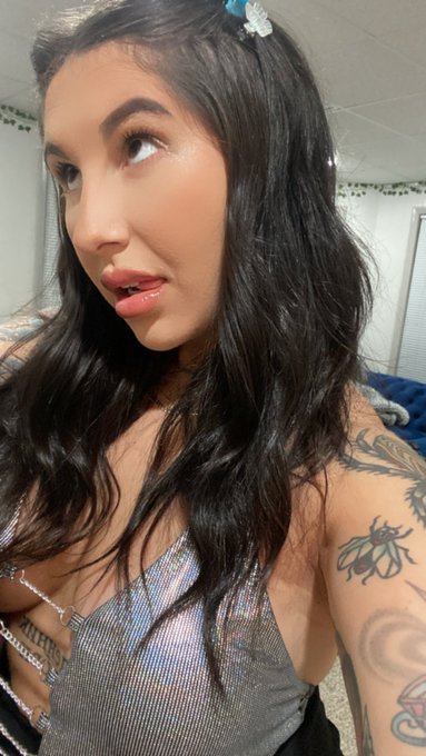 cute no filter base makeup is bangin https://t.co/57c75XLF7h