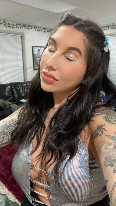 cute no filter base makeup is bangin https://t.co/57c75XLF7h