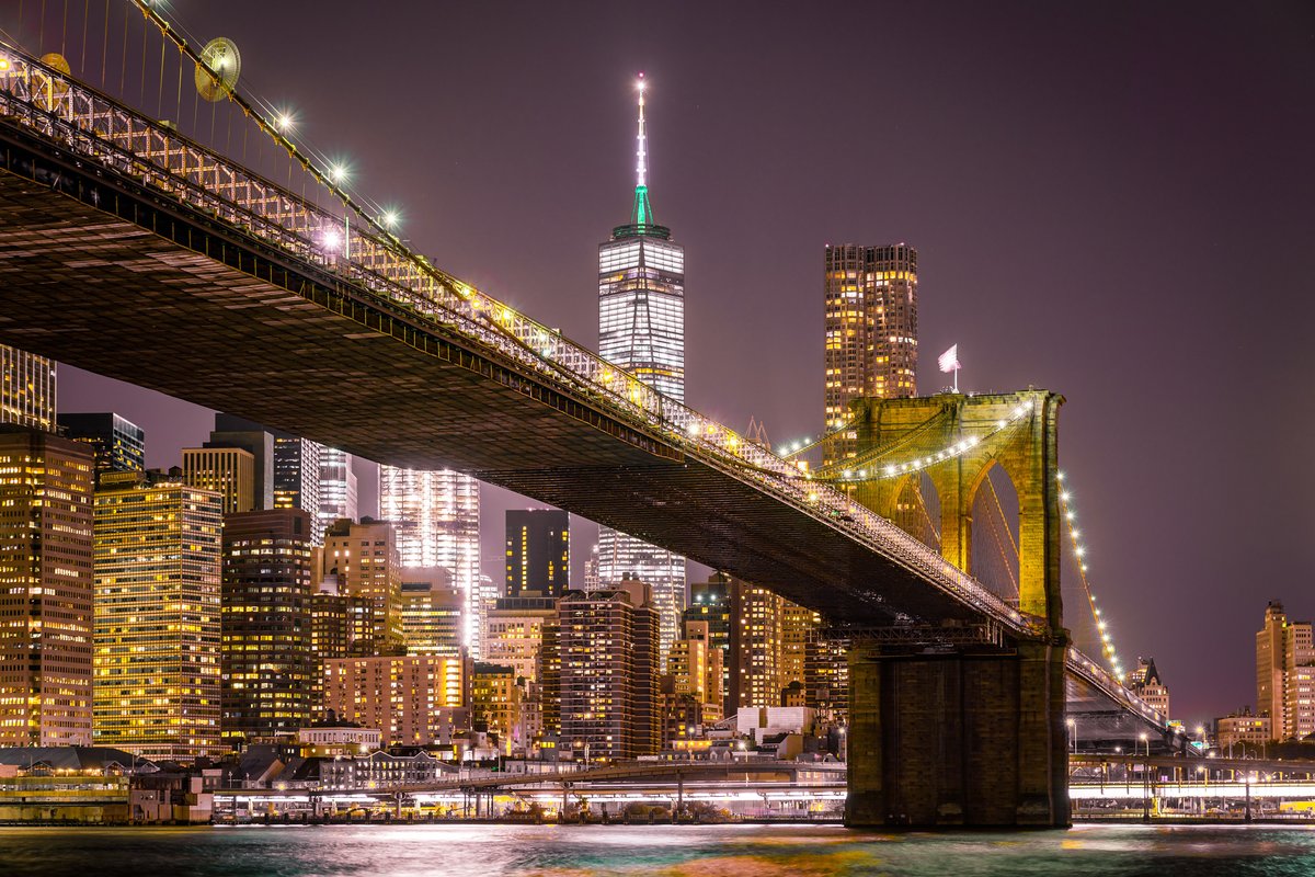 Brooklyn Bridge, New York City - It's always a stunning place post golden hour.
#nyc #longexposure