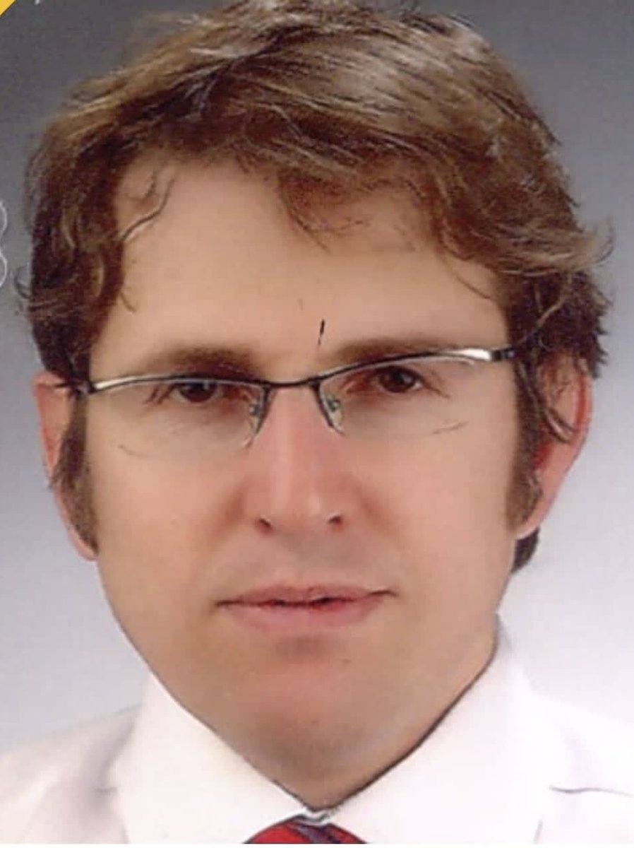 DRMSK_SERHAN's tweet photo. Uzman bir doktor,ortalama 22 sene okuyor.Tıp ve uzmanlıkta öğrendiklerini unutmayacak bir zekaya sahip.Her bir doktor, saygı duyulacak bir emek abidesi. Ve siz bu değerli insanları cahillerin önüne yem olarak atıyorsunuz? Katil belli,tetikçiler sessiz!!! #şehit #ekremkarakaya https://t.co/adZfuDZfDl