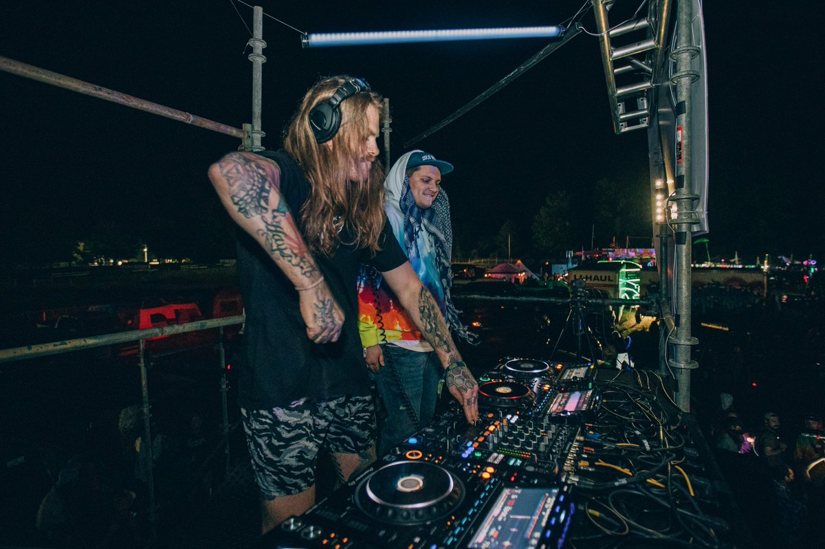 RedVisionBass's tweet photo. So we just got a FIRE opportunity! 😈🔥 

Put your friends more on the map than they already are! 

Please Retweet and Tag the best photographers and videographers in the community that you know! 

🎶: @SmoaklandBeats 
📸:@ishootphotos https://t.co/PA7XnQ0YIE