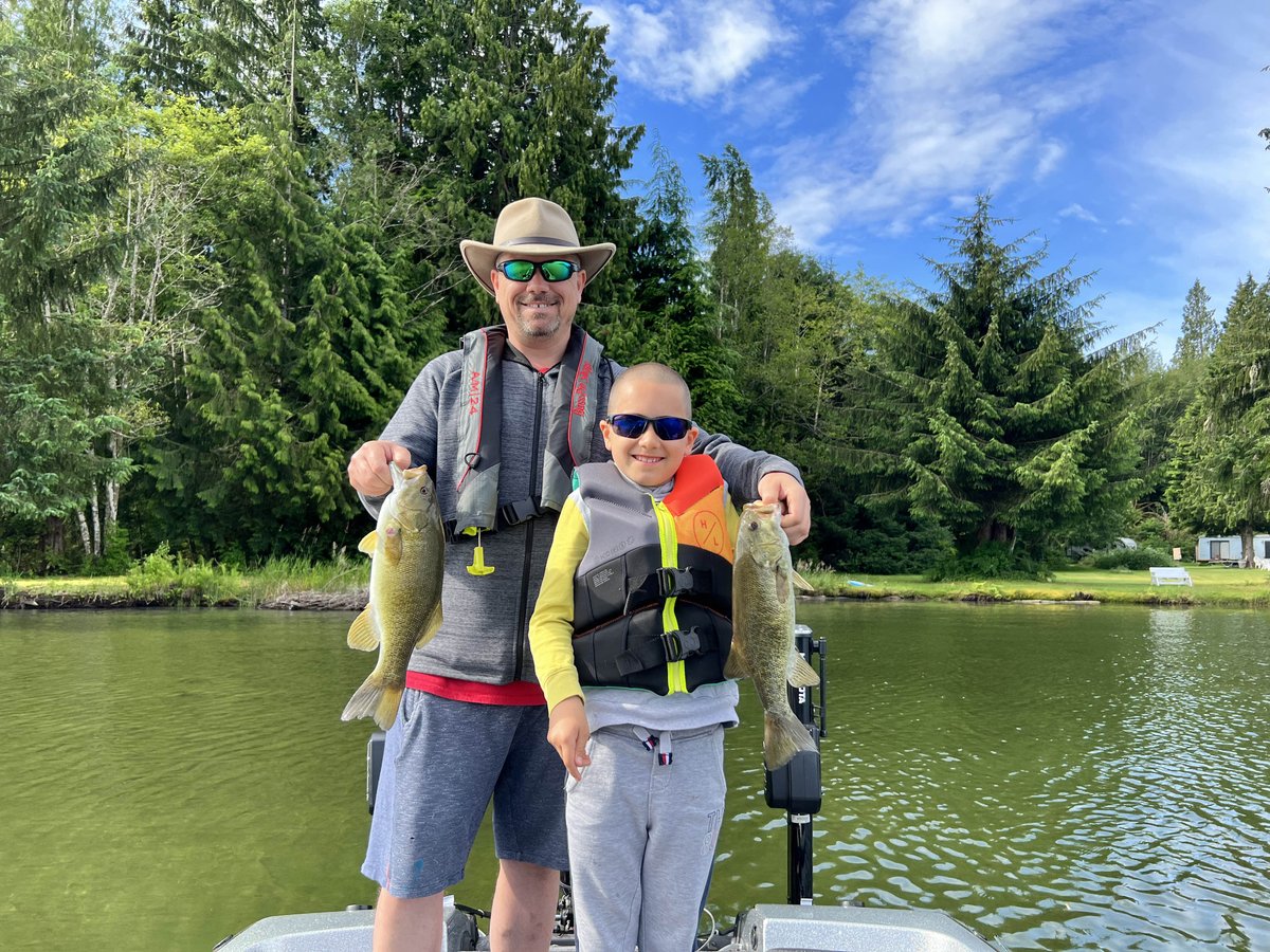 365Charters's tweet image. St. Croix Bass X rods delivering for a father son trip today.  #bestrodsonearth #stcroixrods @stcroixrods #humminbird #minnkotamotors #bassproshop #teamcabelas #itsinmynature