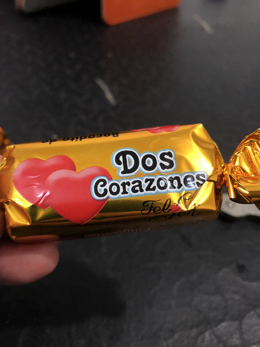 lhlxchange's tweet photo. au l'arry//

donde L es fan del chocolate dos corazones y bromeando le dedica todos los poemas a su mejor amigo
o donde H le regala todos los días esos chocolates a su mejor amigo porque secretamente le gusta recibir sus poemas https://t.co/mHMDafMAXP