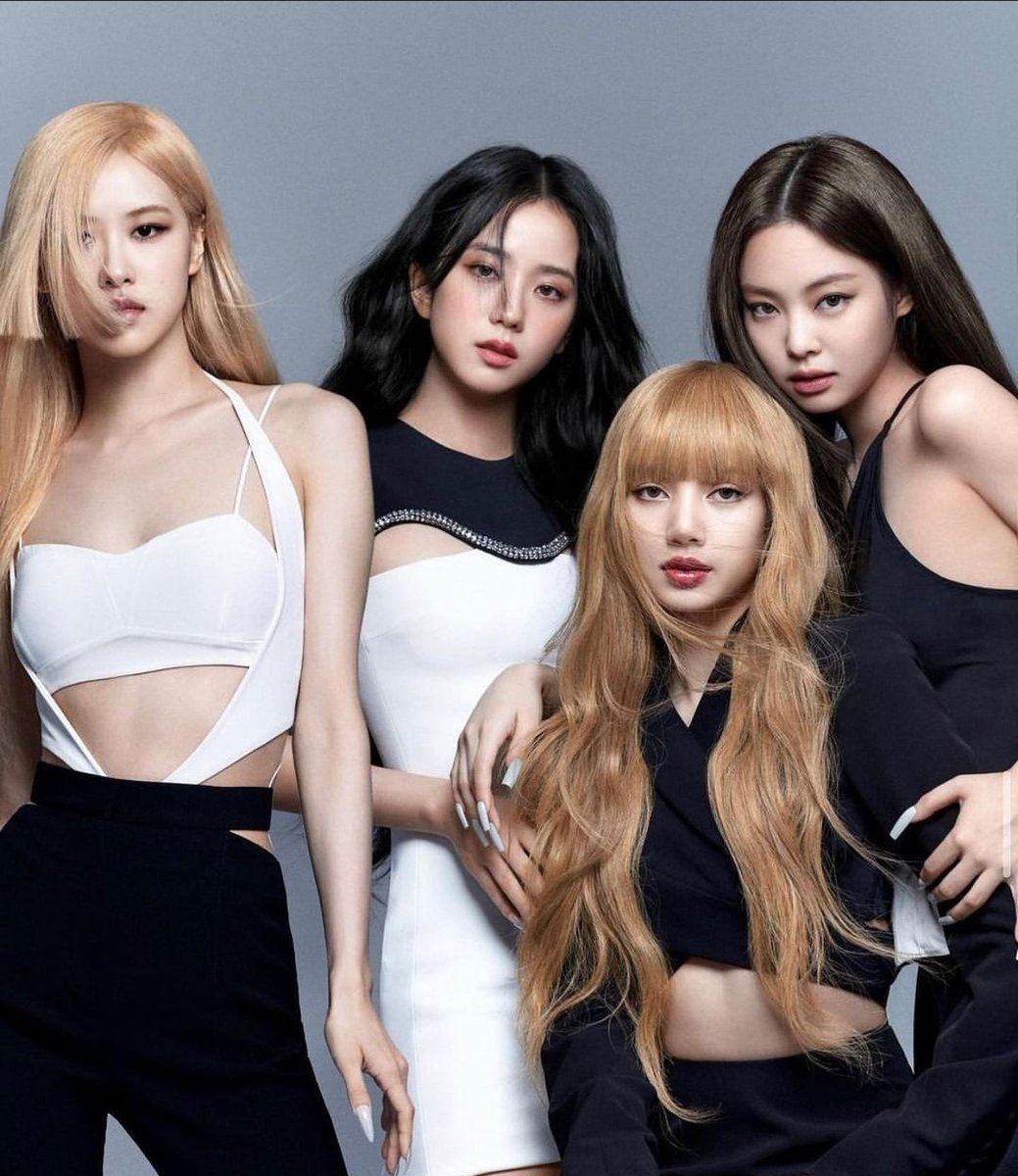 az_magazine's tweet photo. YG Entertaiment BLACKPINK-in bu Avqust ayında geri dönüş edəcəyini təsdiqlədi.

Həmçinin bu ay MV çəkimlərinə başlanacağını bildirdi!

#blackpink #comeback
#kpopmagazine #kpopmagazineaz https://t.co/NlvzfxNkAp